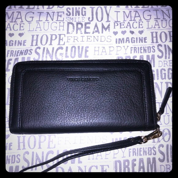 Vince Camuto Handbags - ✨NWT! Vince Camuto”Black Leather Wristlet Wallet